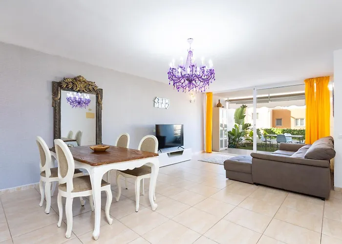 Beautiful Two-storey House With Terrace And Patio In An Exclusive Area Сasa de vacaciones *