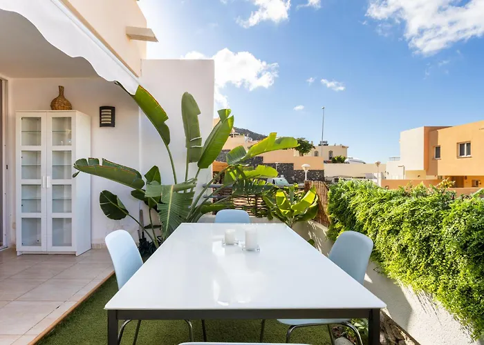 Beautiful Two-storey House With Terrace And Patio In An Exclusive Area Сasa de vacaciones *