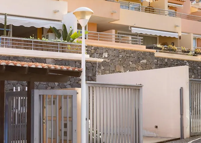 Beautiful Two-storey House With Terrace And Patio In An Exclusive Area Сasa de vacaciones *