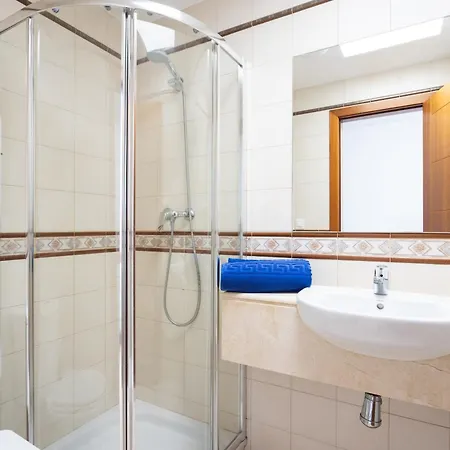 Будинок відпочинку Beautiful Two-storey House With Terrace And Patio In An Exclusive Area Адехе