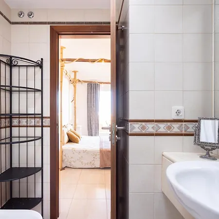 Tatil Evi Beautiful Two-storey House With Terrace And Patio In An Exclusive Area