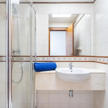Beautiful Two-storey House With Terrace And Patio In An Exclusive Area Feriehus