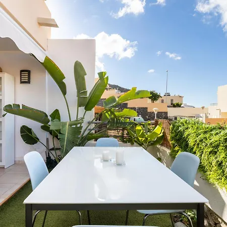 Beautiful Two-storey House With Terrace And Patio In An Exclusive Area Ferienhaus *