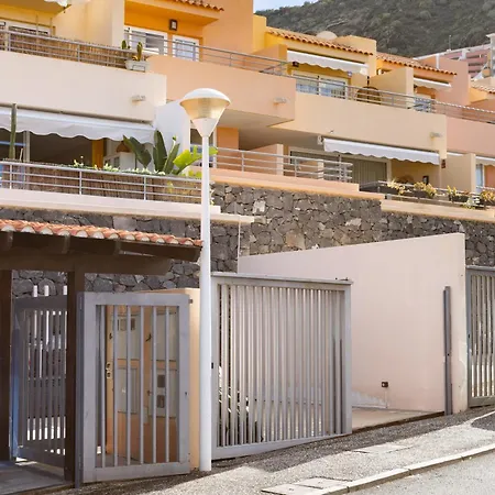 Beautiful Two-storey House With Terrace And Patio In An Exclusive Area Feriehus *