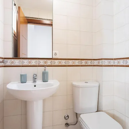 Beautiful Two-storey House With Terrace And Patio In An Exclusive Area Semesterbostad *